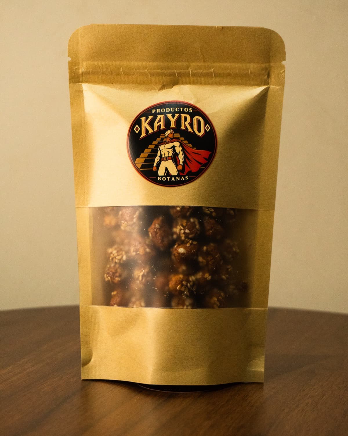 Garapiñado con ajonjolí de Productos Kairo, en su bolsa de presentación