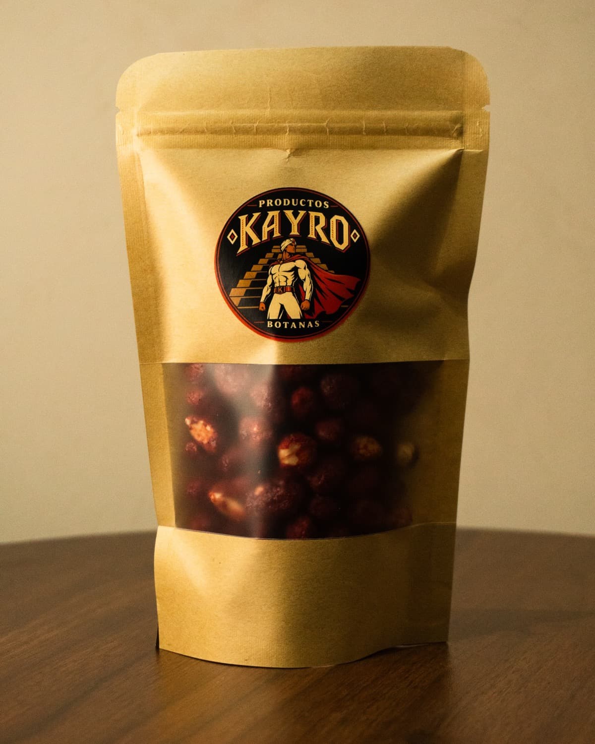 Garapiñado rojo de Productos Kairo, en su bolsa de presentación